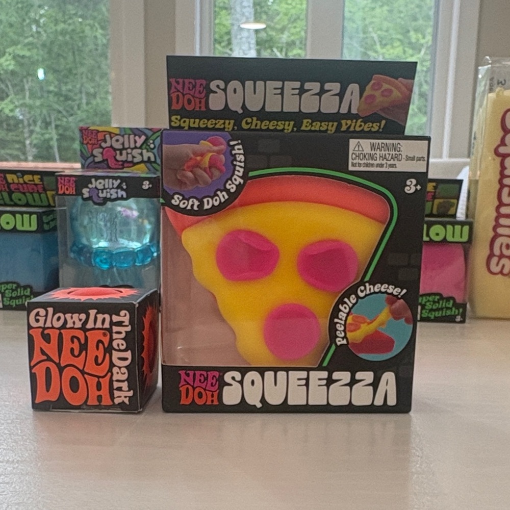 Nee Doh Squeeza Yellow & Pink Pizza Squishy, Glow in the dark Teenie Needoh.